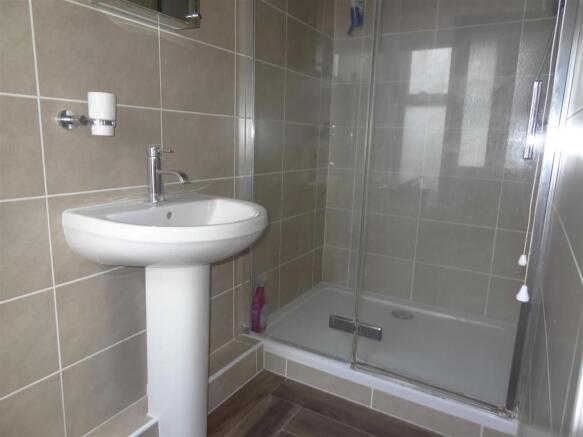 ENSUITE SHOWER ROOM
