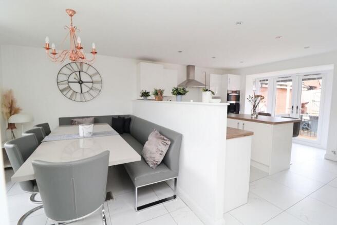 4 bed Detached for sale Image 6