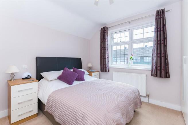 9 Old Forge Road bed 1.jpg