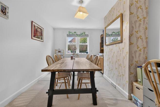 4 bed Detached for sale Image 4