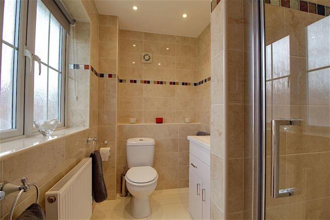 Ensuite to Bed 1