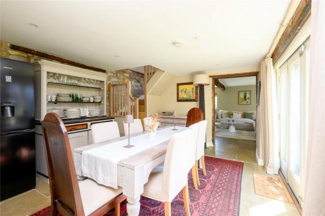 5 bed Detached for sale Image 4