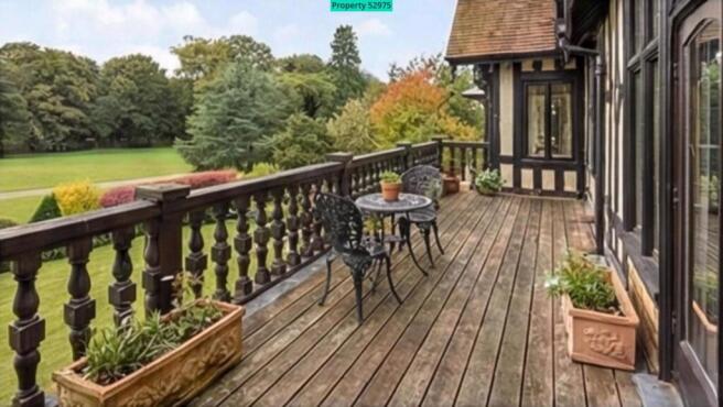 Balcony and view of the grounds