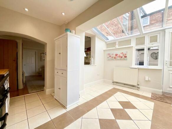 4 bed Terraced for sale Image 8