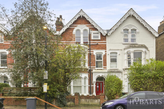 Top-Floor One-Bedroom + Office in Stroud Green