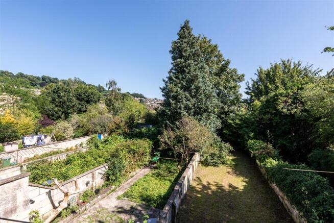 First Floor Flat, 6 Bathwick Street-11.jpg