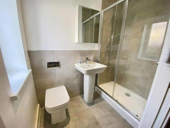 2 bed Apartment to rent Image 6