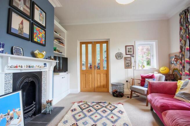 4 bed Detached for sale Image 5