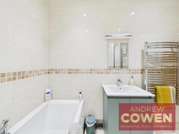 2 bed Flat for sale Image 9