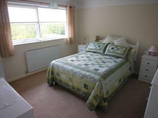 BEDROOM 1: