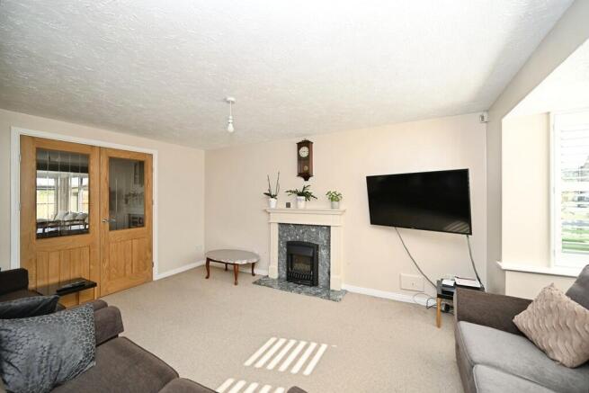 134, Lawford Lane photo 4