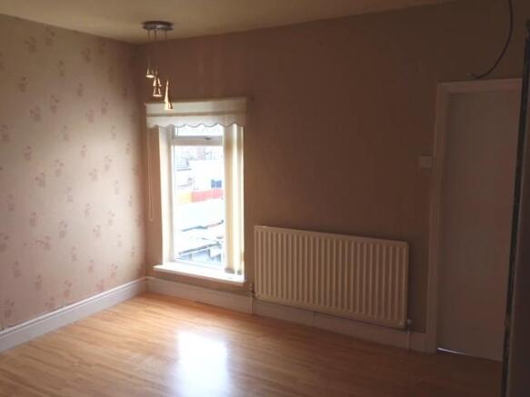 REAR BEDROOM