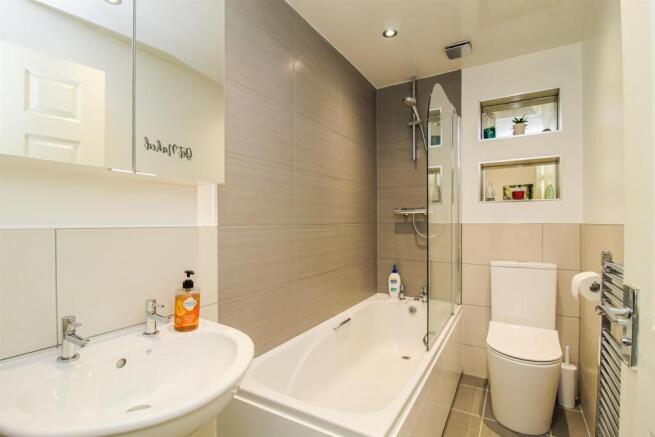 BATHROOM/W.C.