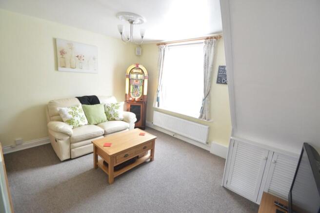 Snug/TV room
