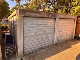 Flat A, 5, Avenue Road, Westcliff-on-sea SS0 7PN