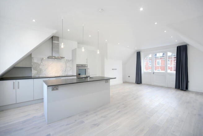 Kitchen / reception