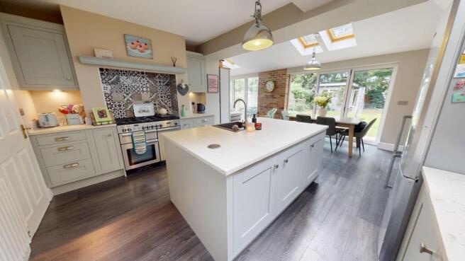 3 bed Semi-Detached for sale Image 6