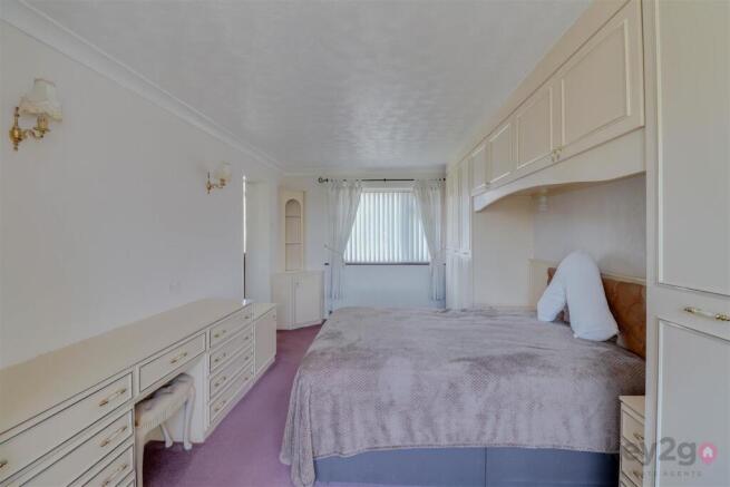 3 bed Semi-Detached for sale Image 12