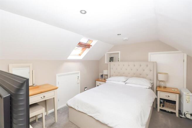 3 bed Semi-Detached for sale Image 5