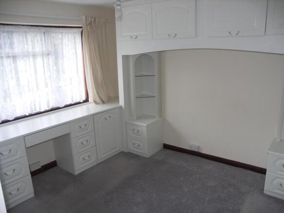 Rear double bedroom with garden aspect