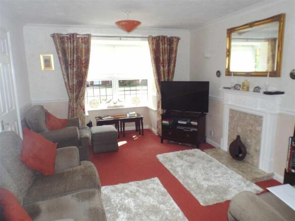 LOUNGE: