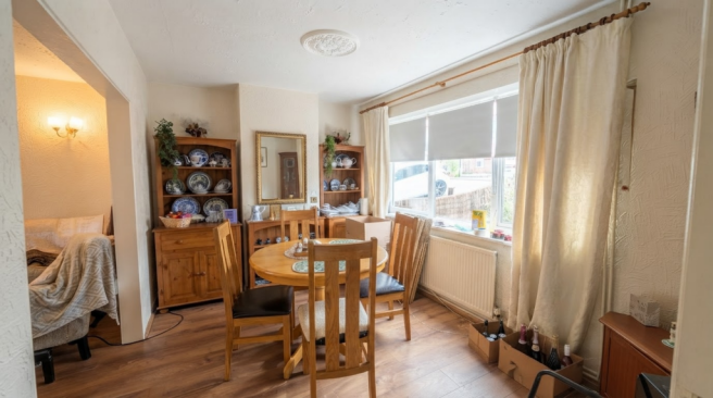 3 bed Semi-Detached for sale Image 6