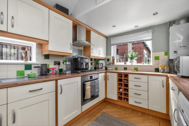 Kitchen / dining room