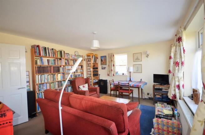 Sitting/Dining Room