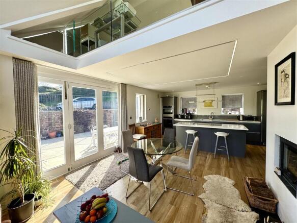 KITCHEN/DINING/FAMILY ROOM