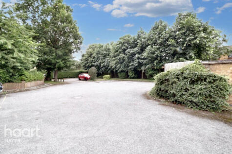 Gade Close, Hayes