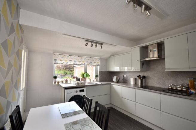 2 bed Semi-Detached Bungalow for sale Image 7