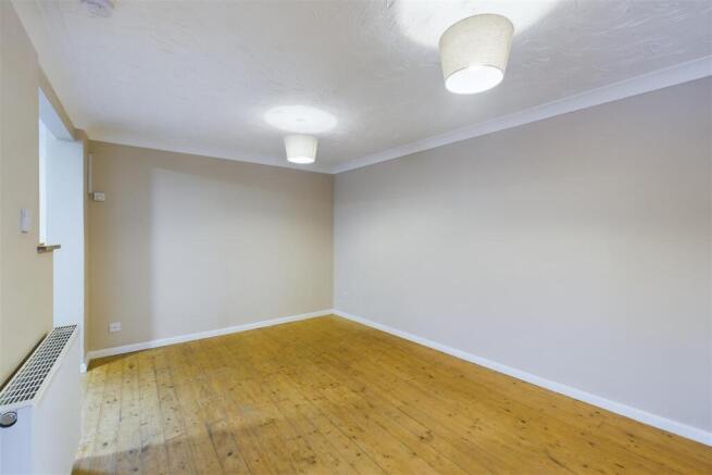 CAM01689G0-PR0347-STILL005-min