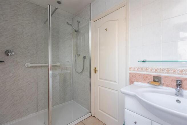 The Orchards 3 Shower Room-2.jpg