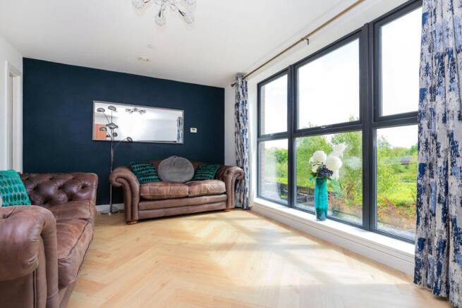 London Avenue, Athletes' Village, Glasgow City photo 4