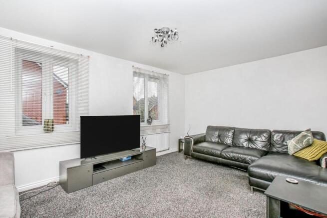 4 bed Semi-Detached for sale Image 5