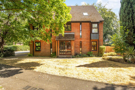 Alterton Close, Woking, Surrey