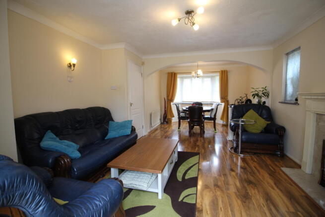 Living room 2.JPG
