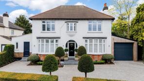 27, Hampton Grove, Epsom KT17 1LA