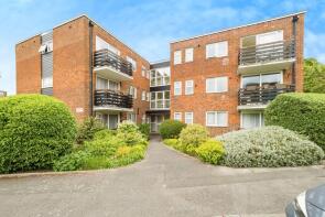 60, Parkmore Close, Woodford Green IG8 0SL