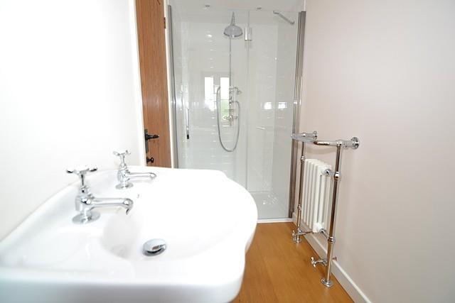 En-Suite to Bedroom 1