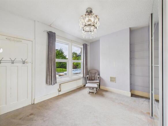 4 bed Semi-Detached for sale Image 11