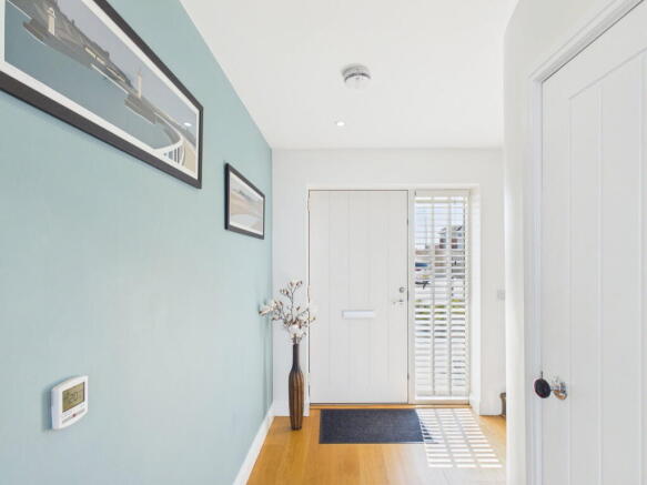 3 bed Town House for sale Image 4