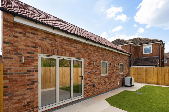 2 bed Detached Bungalow for sale Image 12
