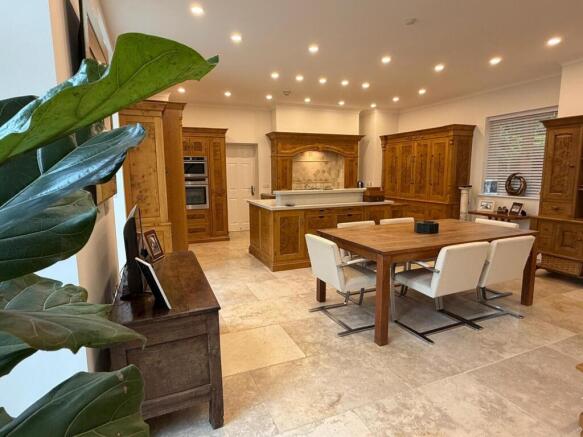 3 bed Detached for sale Image 12
