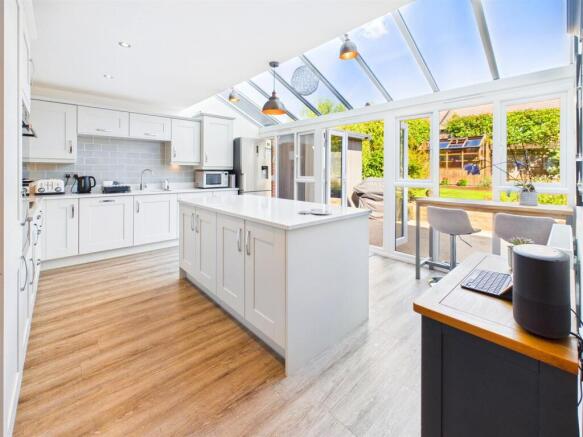 KITCHEN/FAMILY/DINING ROOM