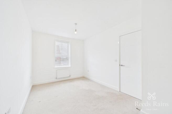 4 bed Semi-Detached for sale Image 8