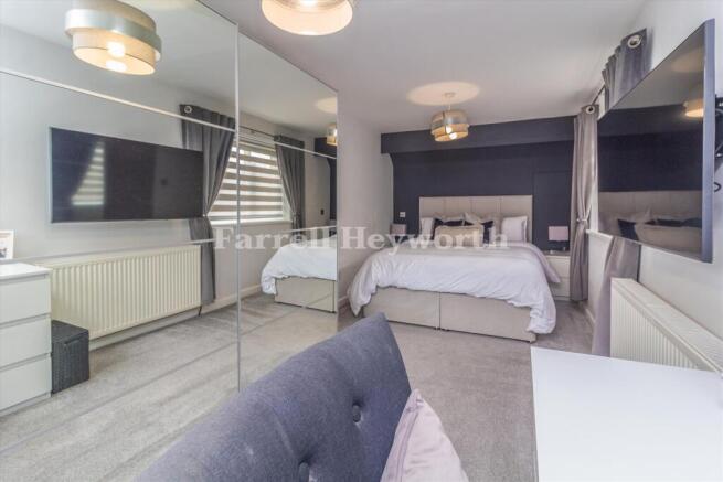 Bedroom 1 image 2