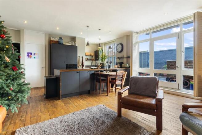 Living / Kitchen
