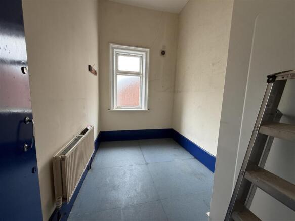 10 bed Block of Apartments for sale Image 10