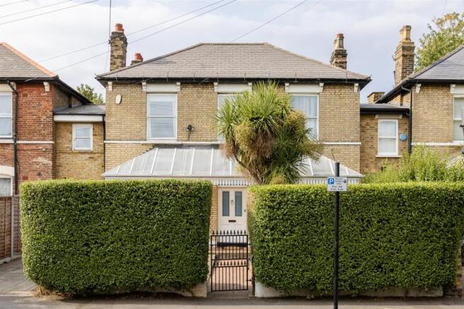 Hampton Road, E7
